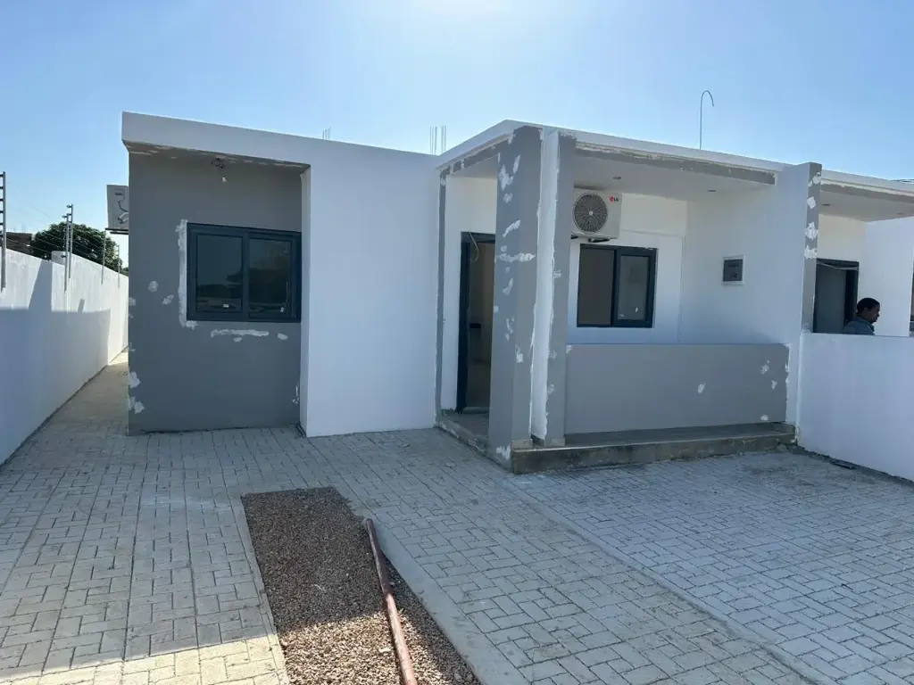 Casas T2 Novas para Arrendar em Condomínio Zimpeto